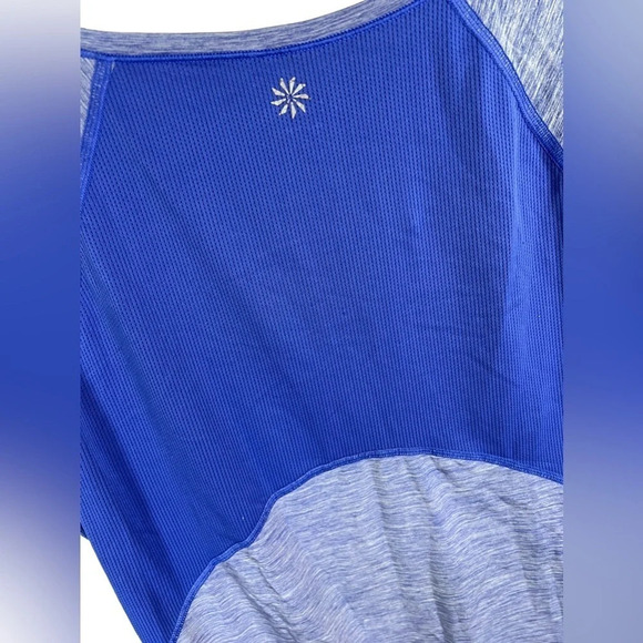 Athleta • Forerunner Tee in Cerulean Blue - Picture 4 of 5